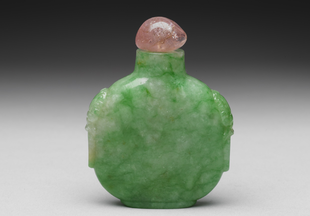 清 十八/十九世紀 翠玉獸首銜環扁瓶鼻煙壺